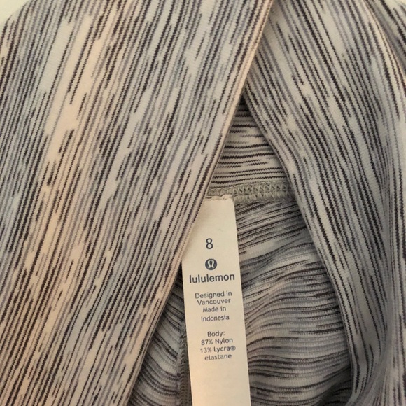 Size 6 Full Length Lululemon Leggings (fit like 6) - Picture 3 of 3